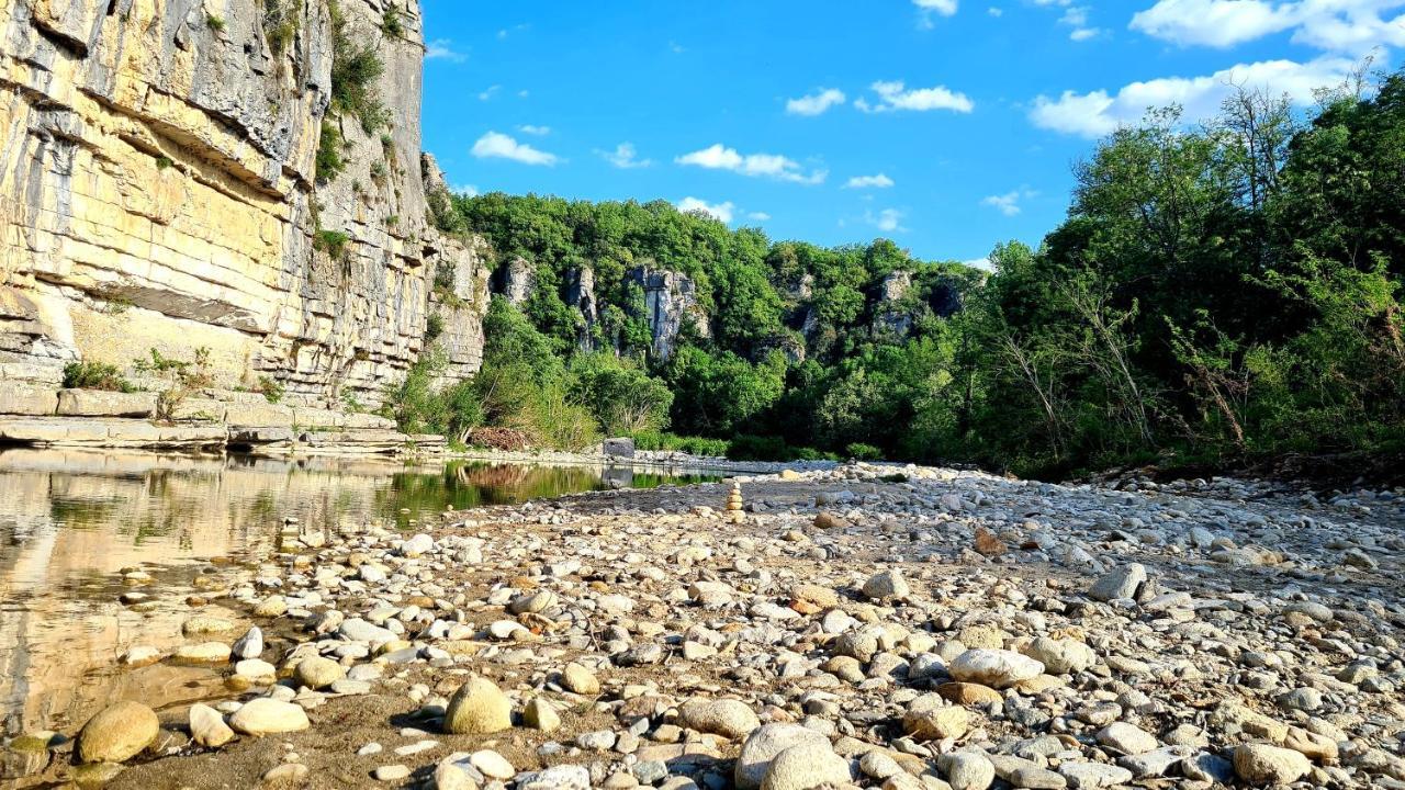 Lou Mouli Di Baou Bed & Breakfast Labeaume Bagian luar foto