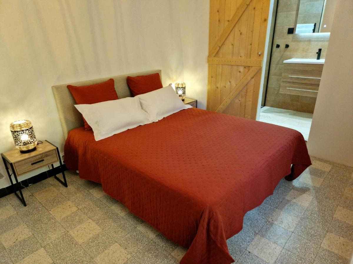 Lou Mouli Di Baou Bed & Breakfast Labeaume Bagian luar foto